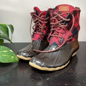 Buffalo Plaid Sperry Rain and Winter Duck Boots size 8